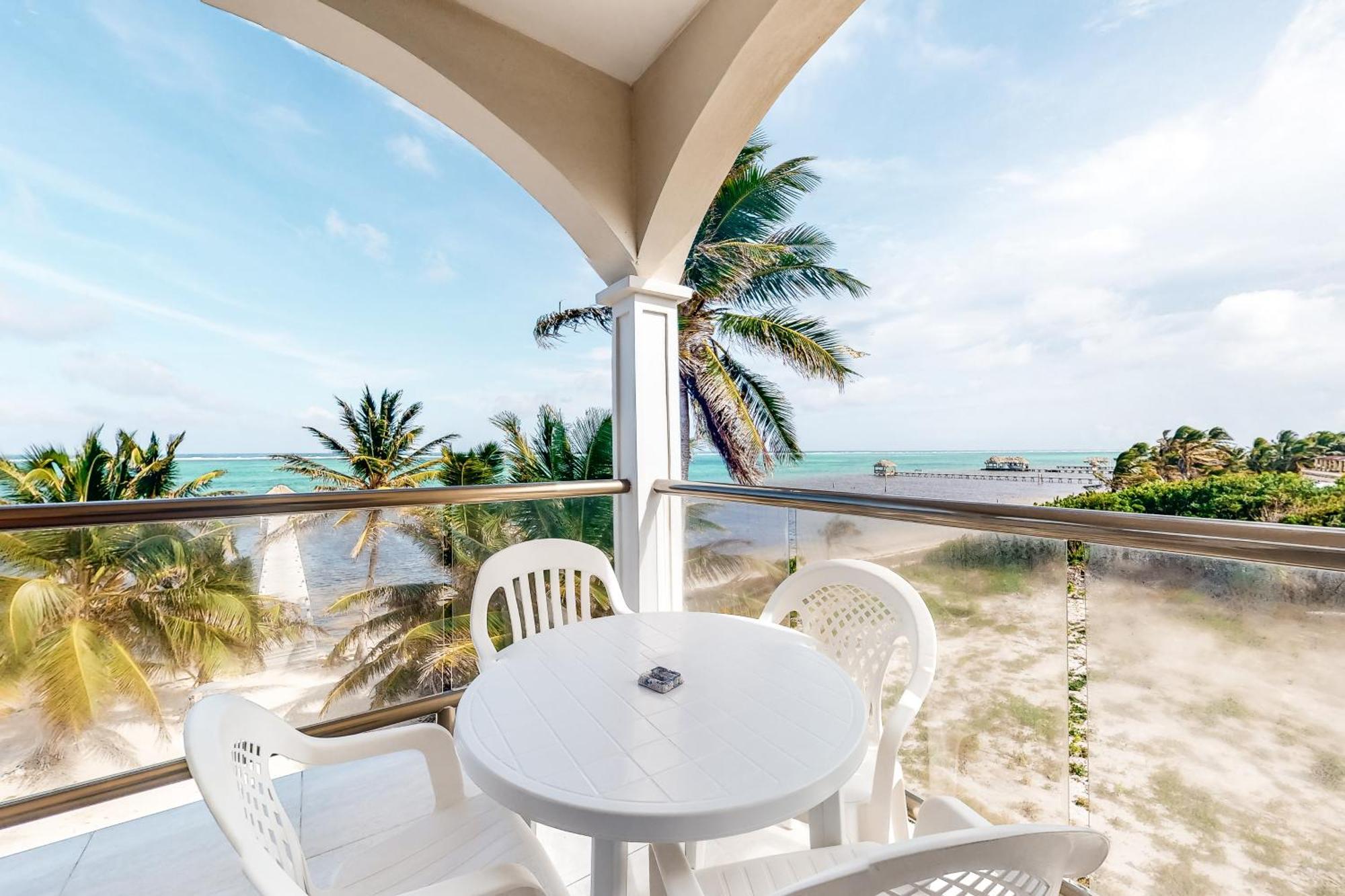 Blue Water Beach Villas 圣佩德罗 客房 照片
