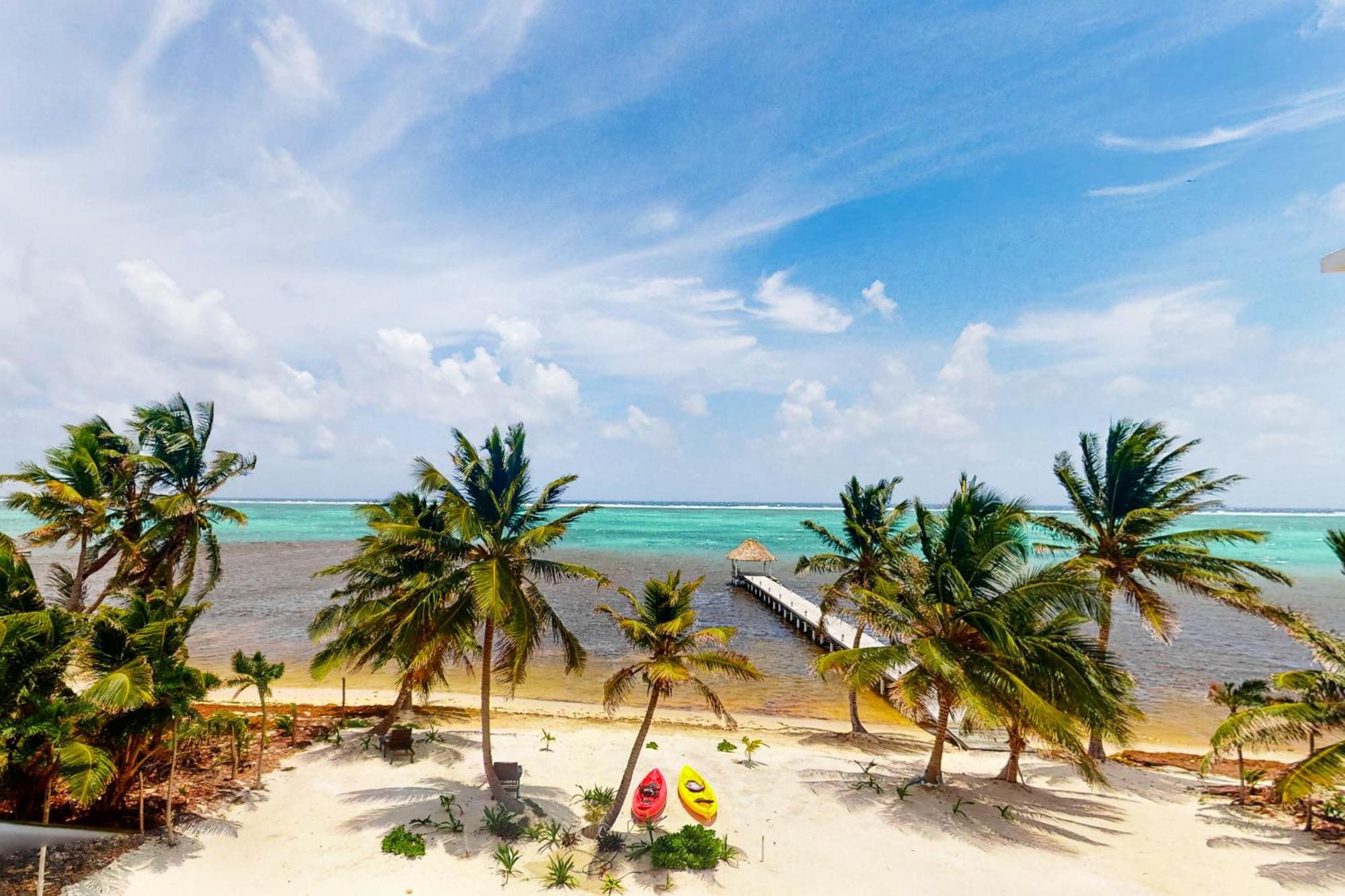 Blue Water Beach Villas 圣佩德罗 客房 照片