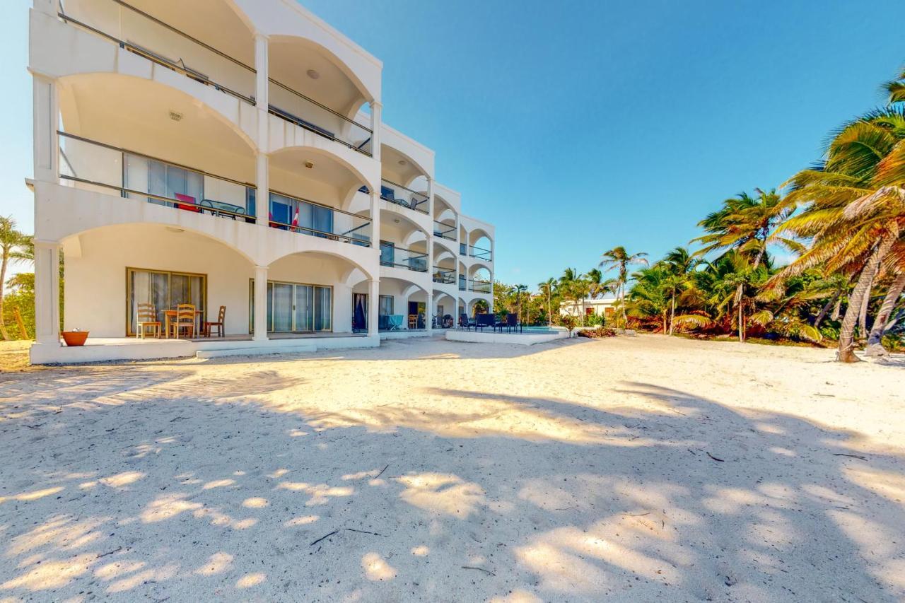 Blue Water Beach Villas 圣佩德罗 外观 照片